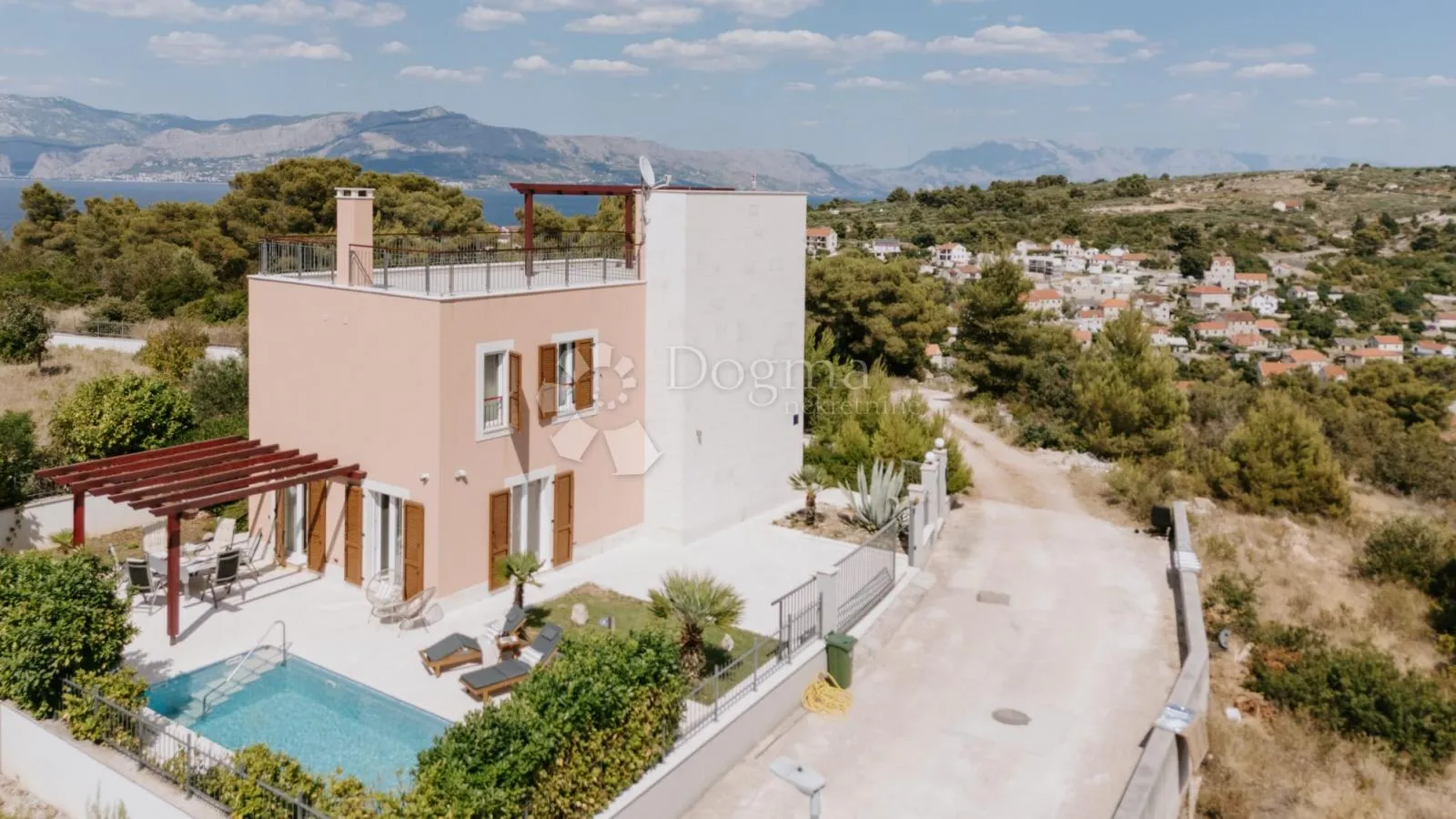 moderna vila s bazenom - slika 5