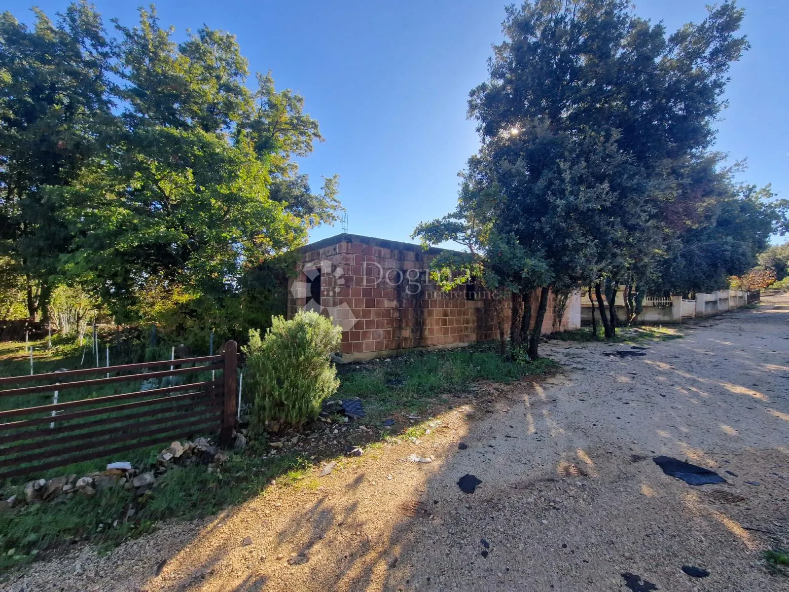 apartmanska kuća-započeta gradnja - slika 19