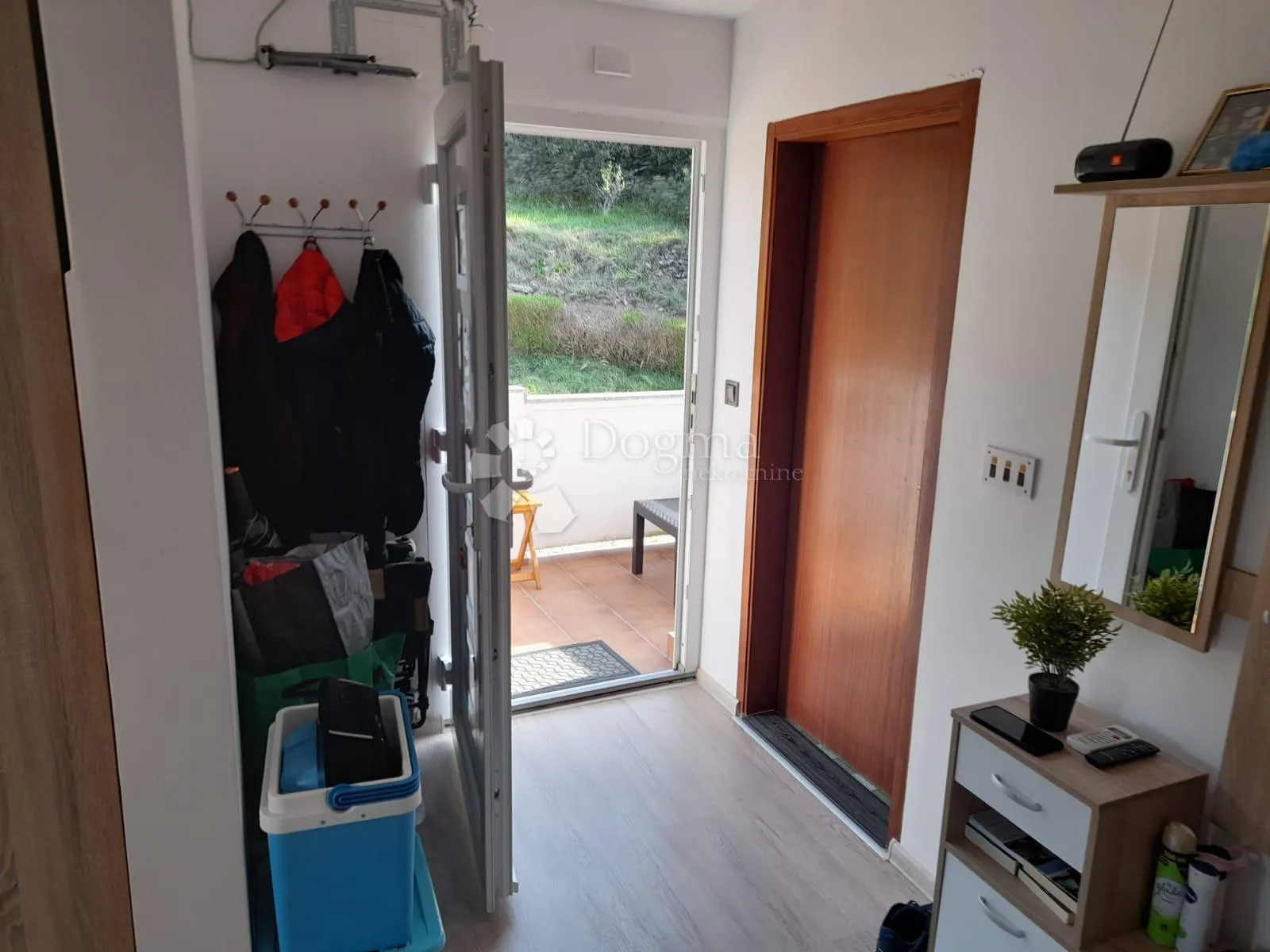 lijepi apartman u kamporu na super lokaciji - slika 3