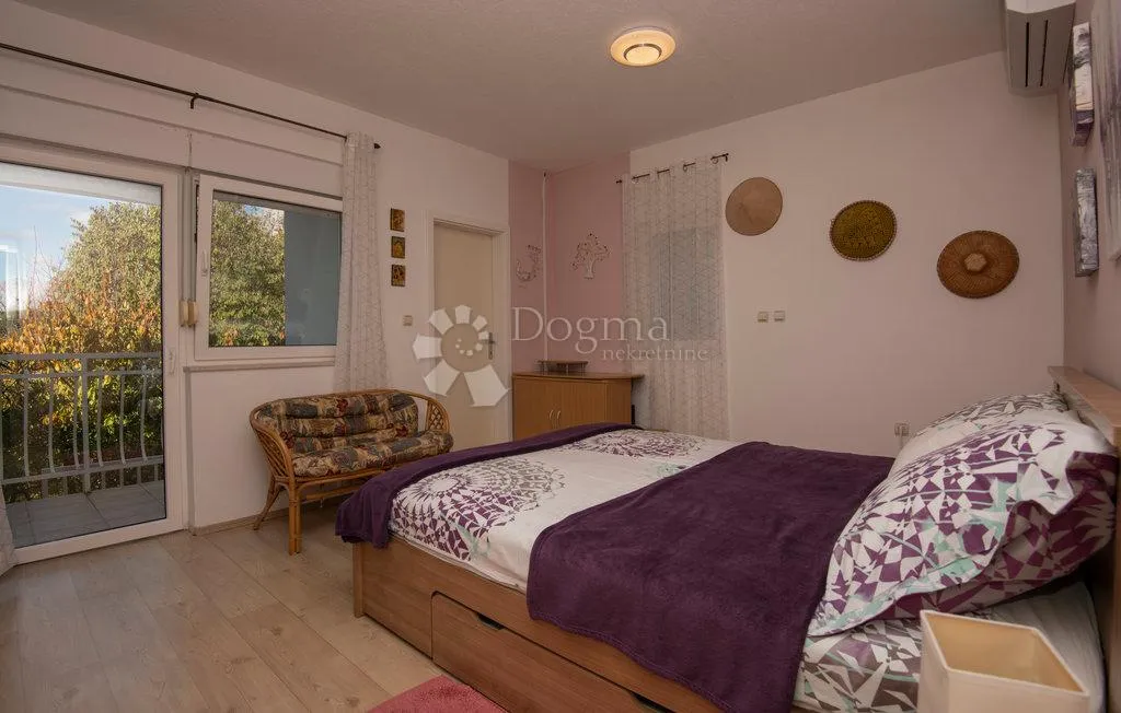 podaca – gotov posao s bazenom i 2 apartmana ★★★★★ - slika 28