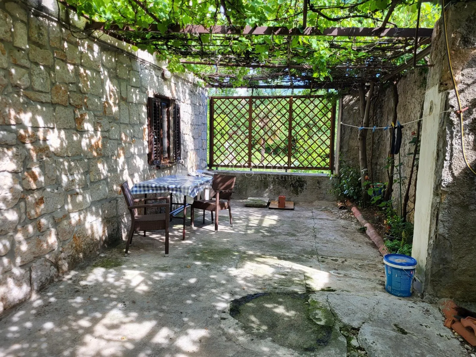 kuća sa garažom - slika 15