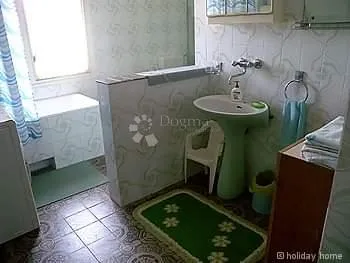 kuća, 300 metara od mora i pogledom na brijune - slika 13
