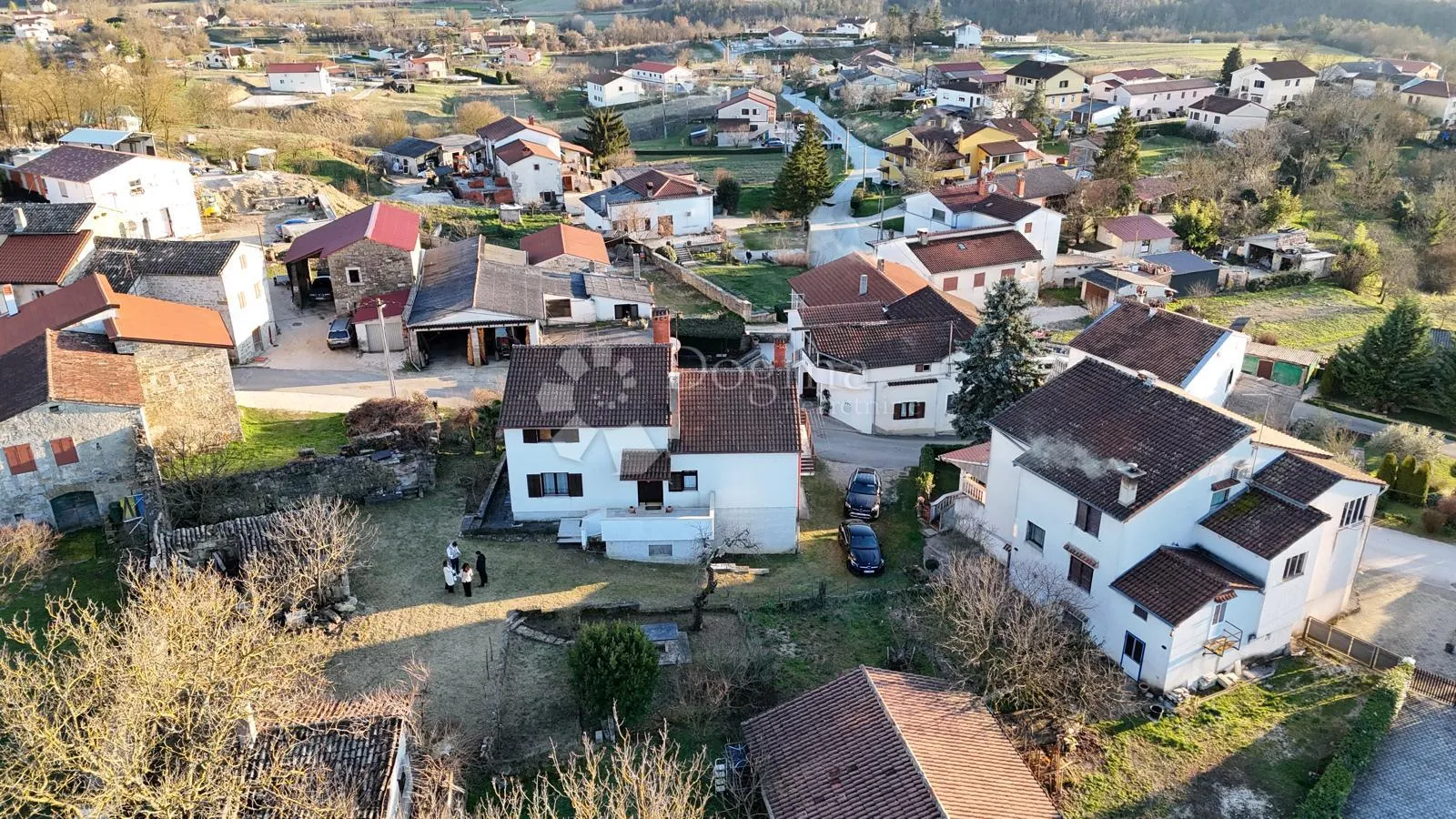 kuća s potencijalom - zarečki krov - slika 5