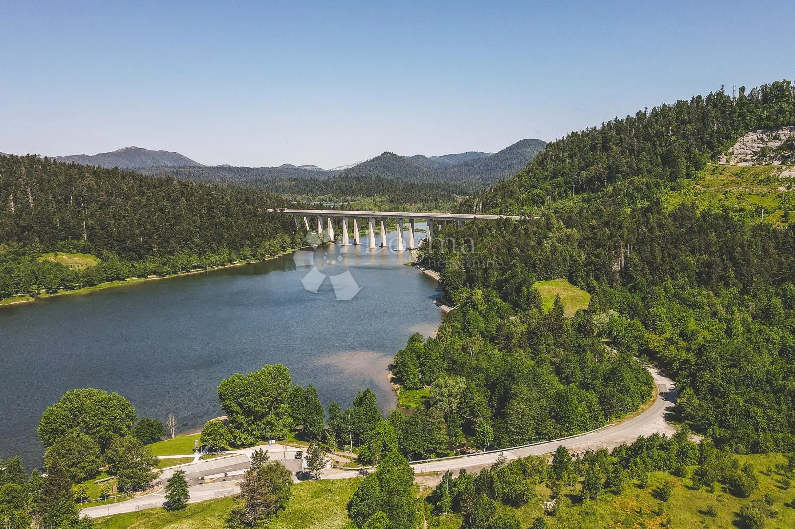 gorski kotar fužine, samostojeća kuća s pogledom na jezero - slika 20
