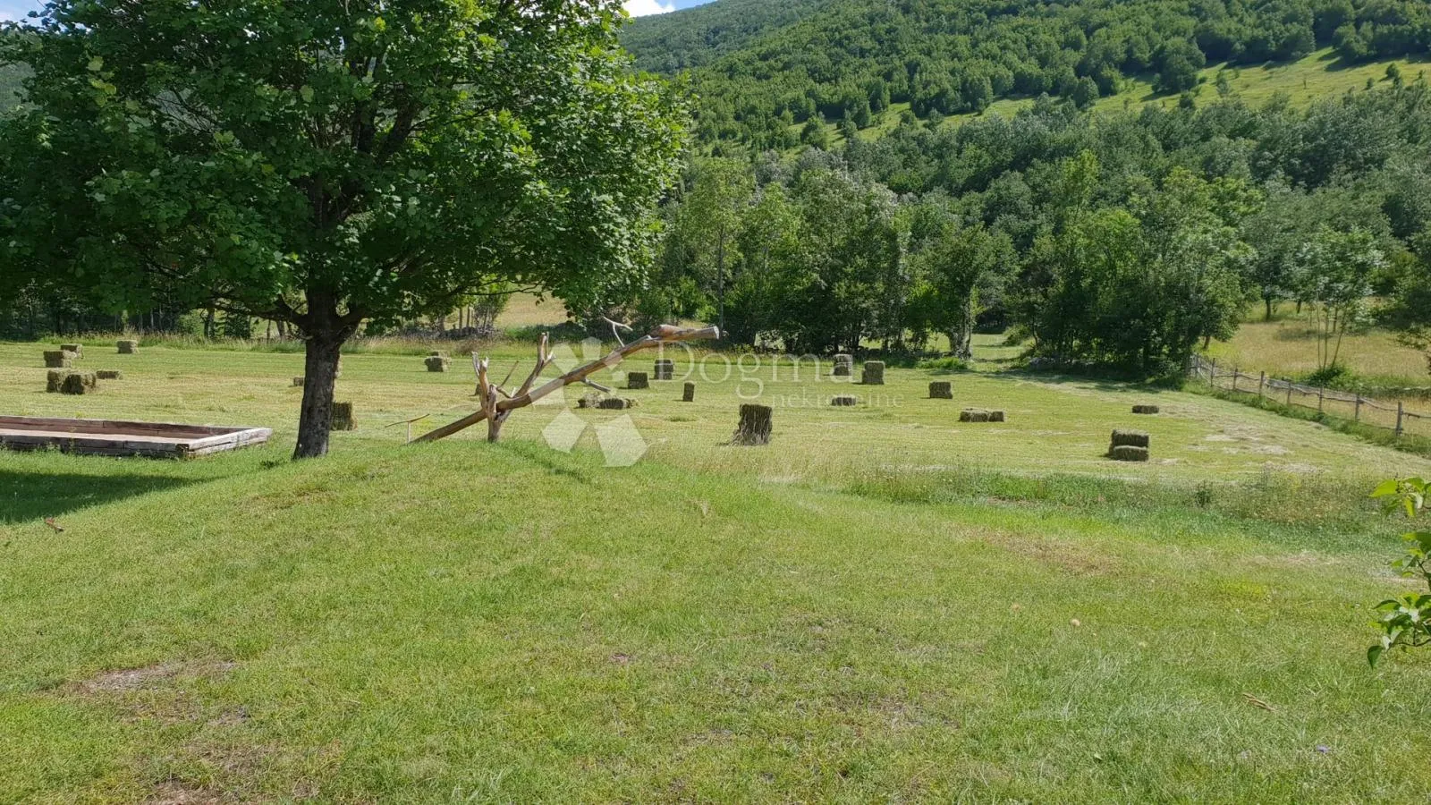 ogroman potencijal! - privatno imanje od 5 hektara s dvije kuće i bazenom - slika 6