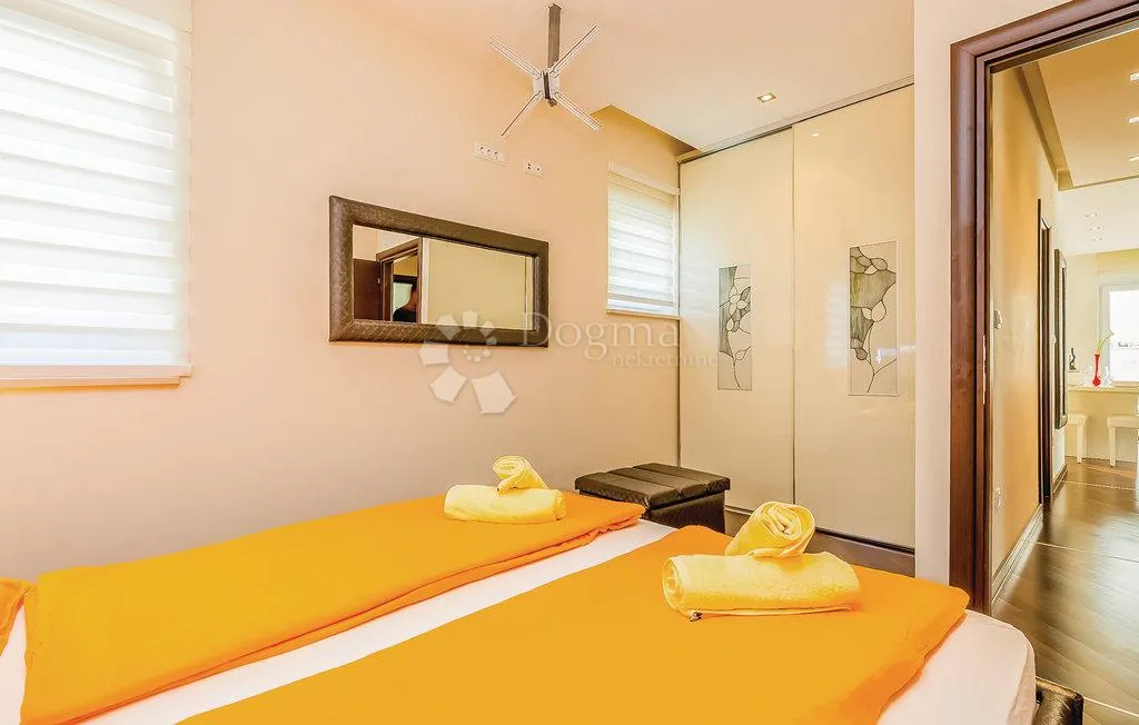 apartman 10 metara od mora sa bazenom crikvenica - slika 12