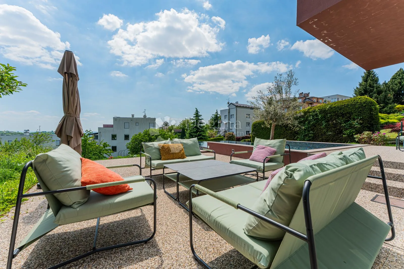 šestine – moderna vila 400 m² bazen zelenilo najam - slika 11