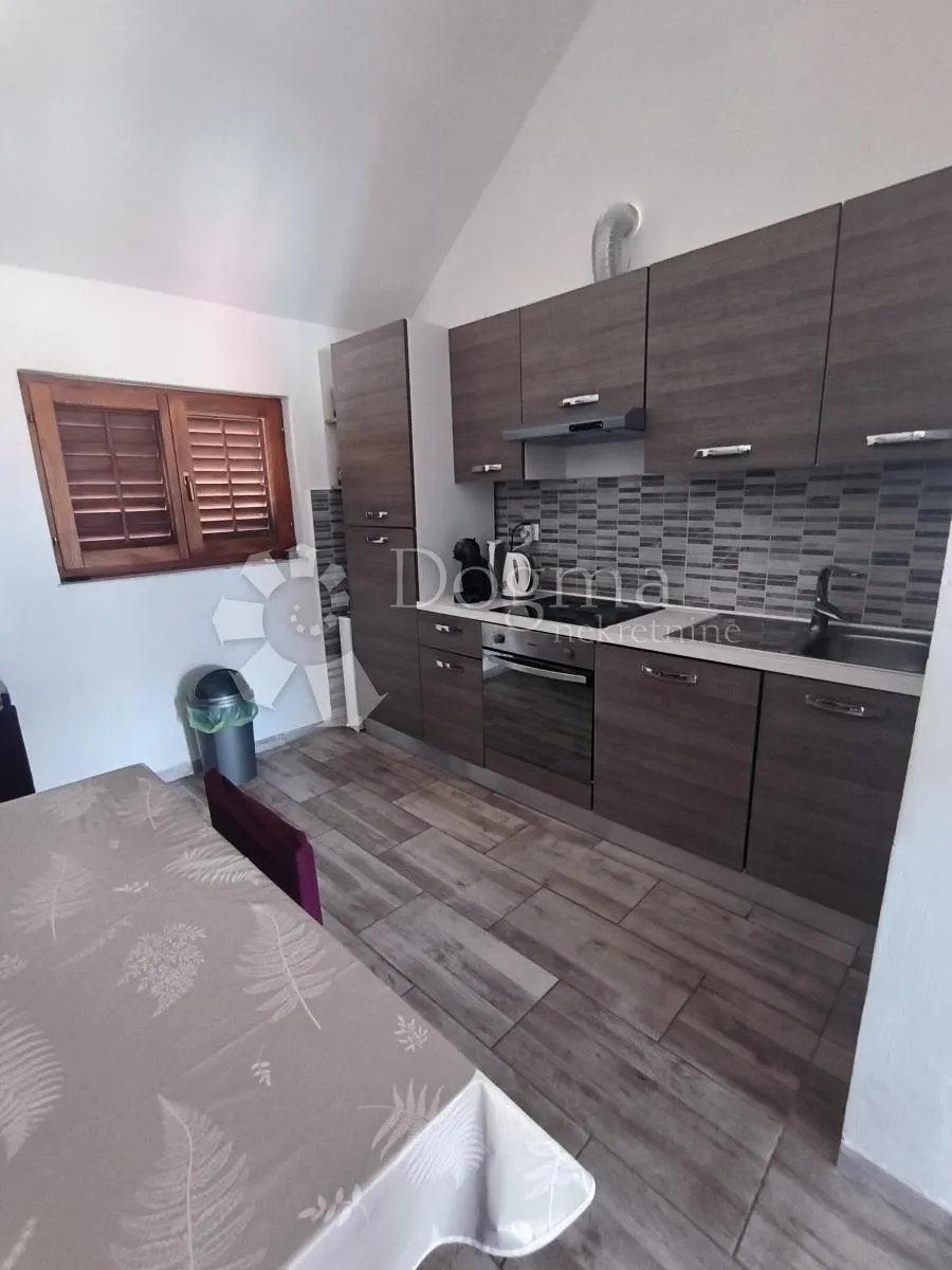 kuća sa 6 apartmana, sabunike-privlaka - slika 13