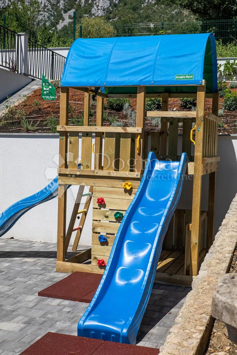 luksuzna vila u mirnom okruženju - slika 44