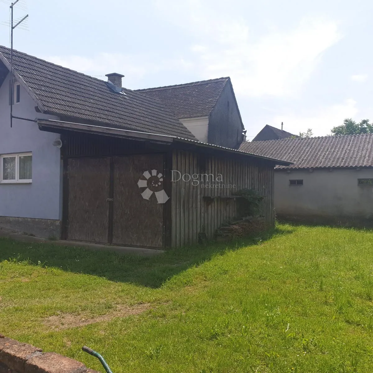 dvije kuće na jednoj parceli – mir, prostor i potencijal! - slika 8