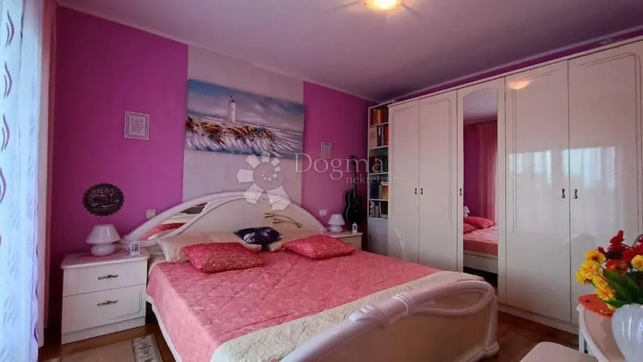 kastav samostojeća kuća sa dva stana - slika 5