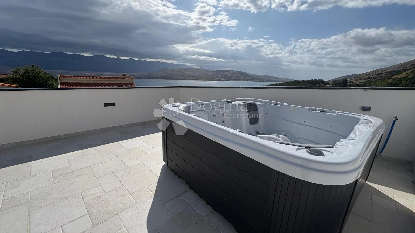 pag, luksuzna vila s bazenom-80m od mora - slika 6