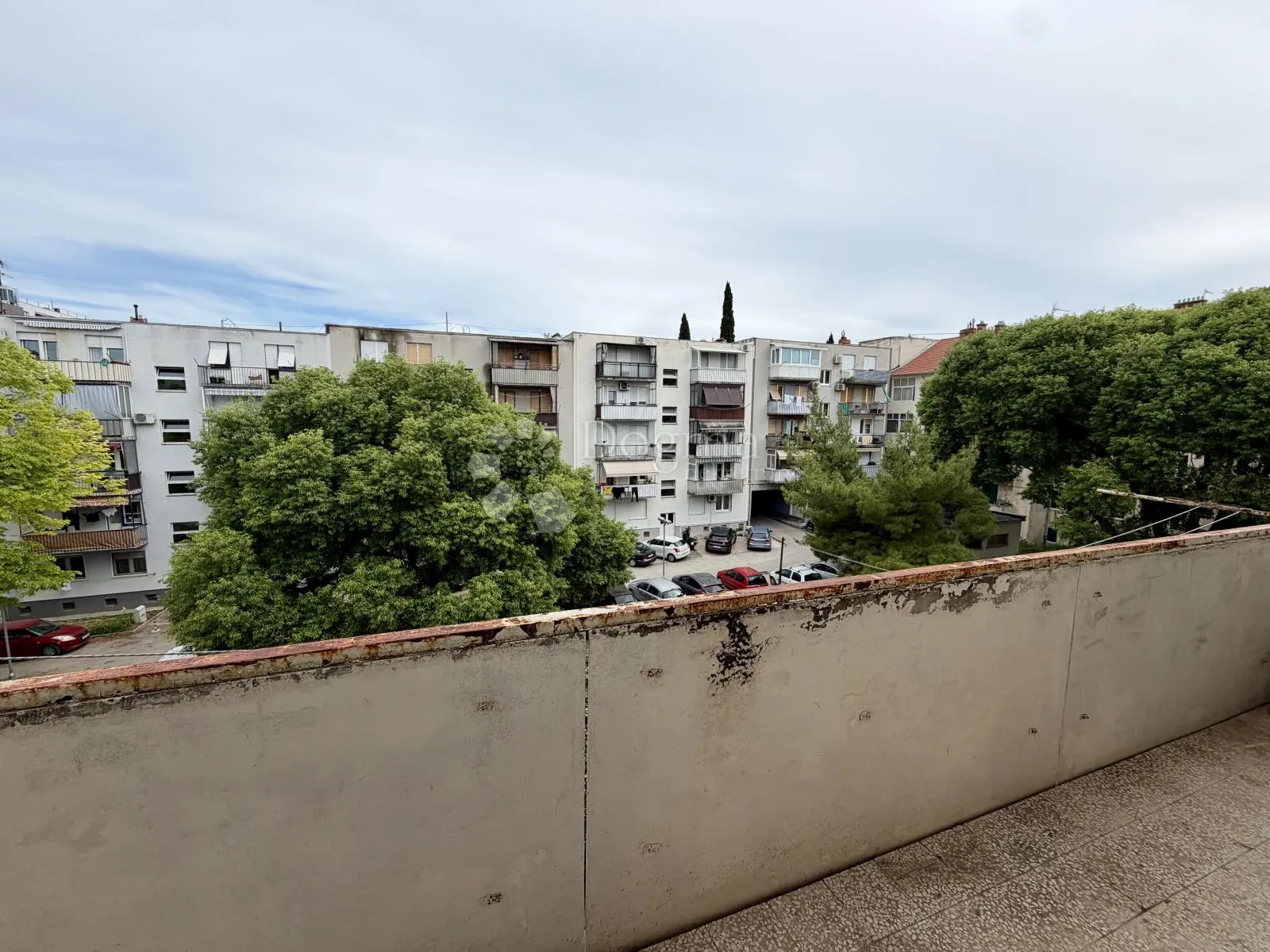 stan na odličnoj lokaciji za kompletnu adaptaciju, 57 m2 - slika 2
