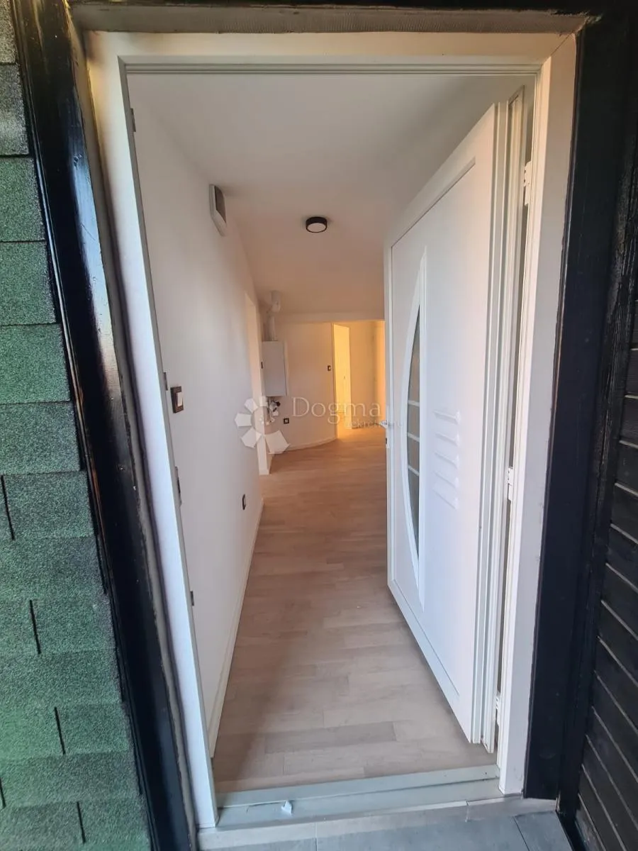 stan s osjećajem kuće – privatni vrt 49 m², terasa i panoramski pogled, mikulići - slika 9