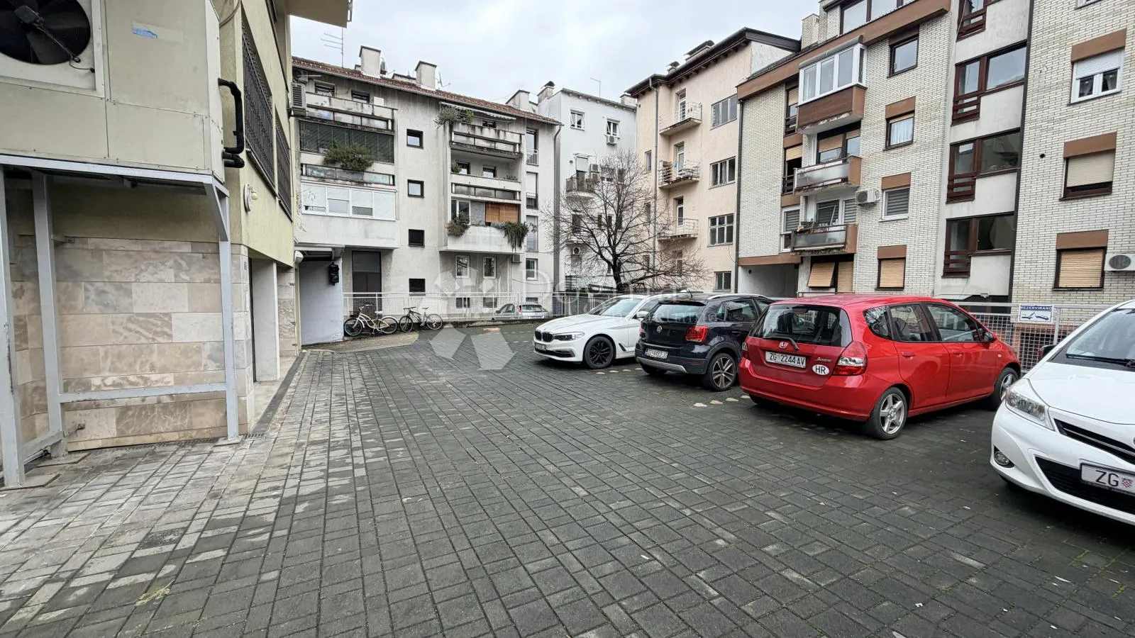 najam poslovnog prostora 350m2, kvaternikov trg - slika 21