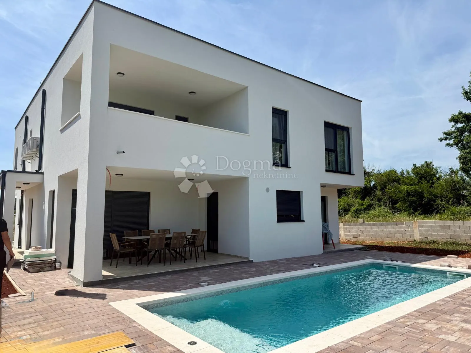 moderna dvojna vila u loborici – blizina pule - slika 36
