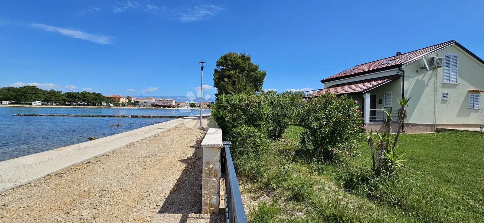 kuća + zemljište, 1. red uz more, ekskluzivna lokacija! - slika 9