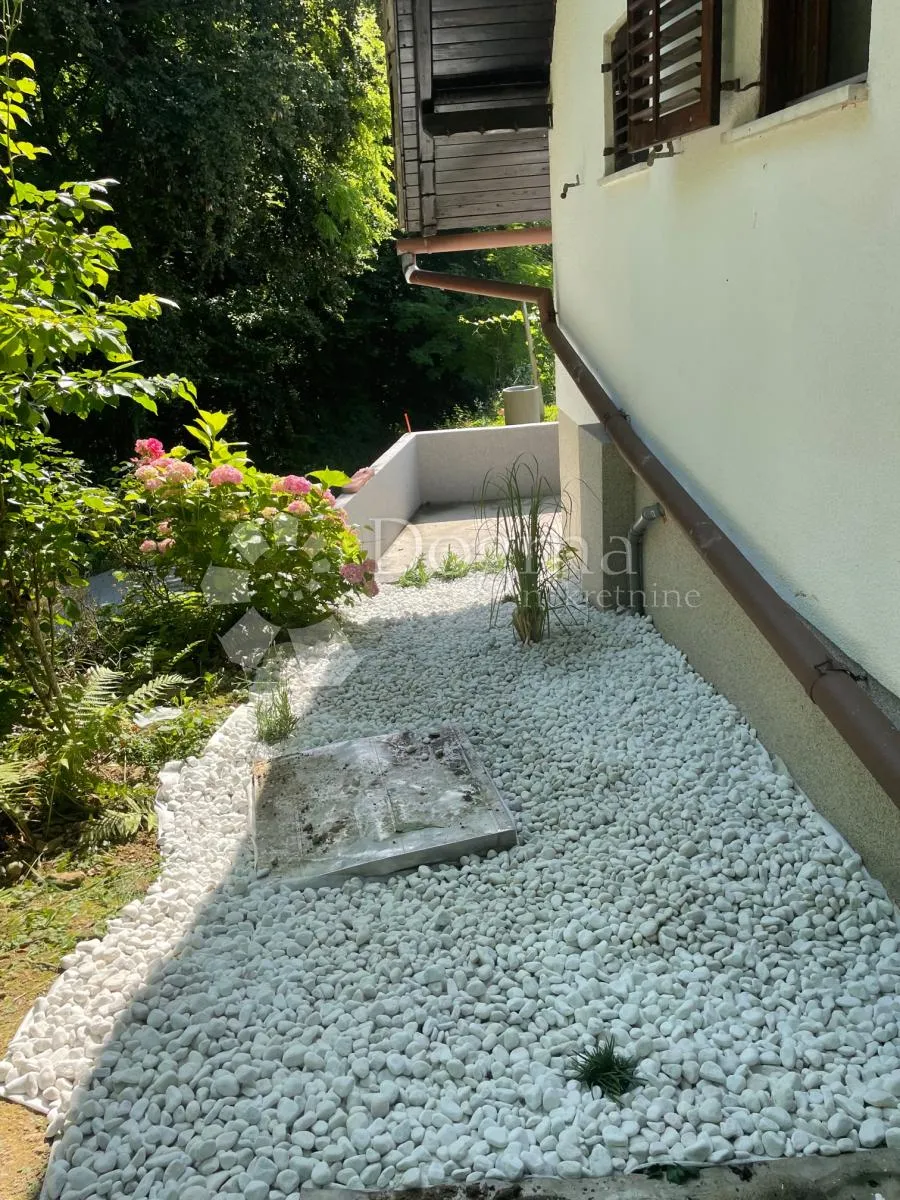 klijet s vinogradom i voćnjakom, 3814m2 - slika 13