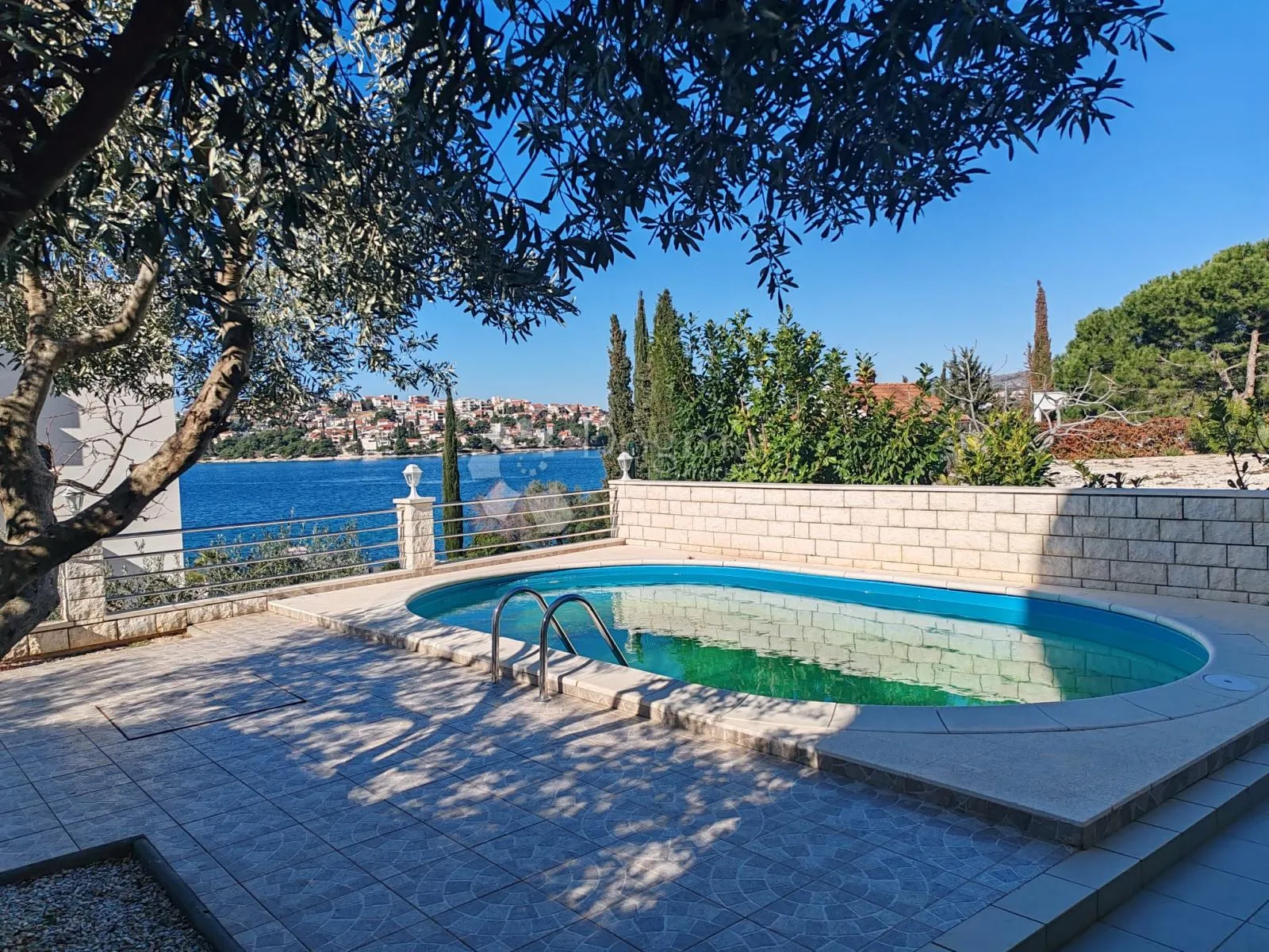 zatoglav - kuća nadomak mora sa 7 apartmana i poslovnim prostorom - slika 17