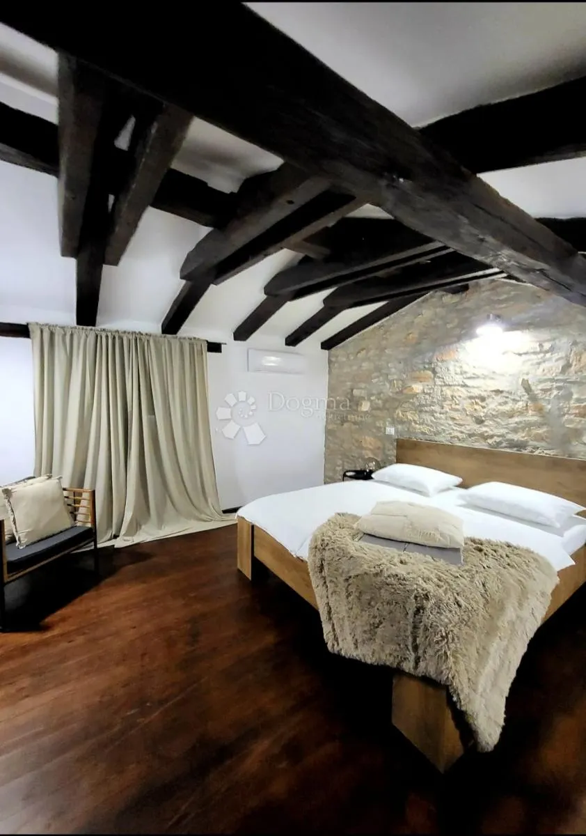 sveti lovreč, 3 kamene vile i dvor s bazenom - slika 14