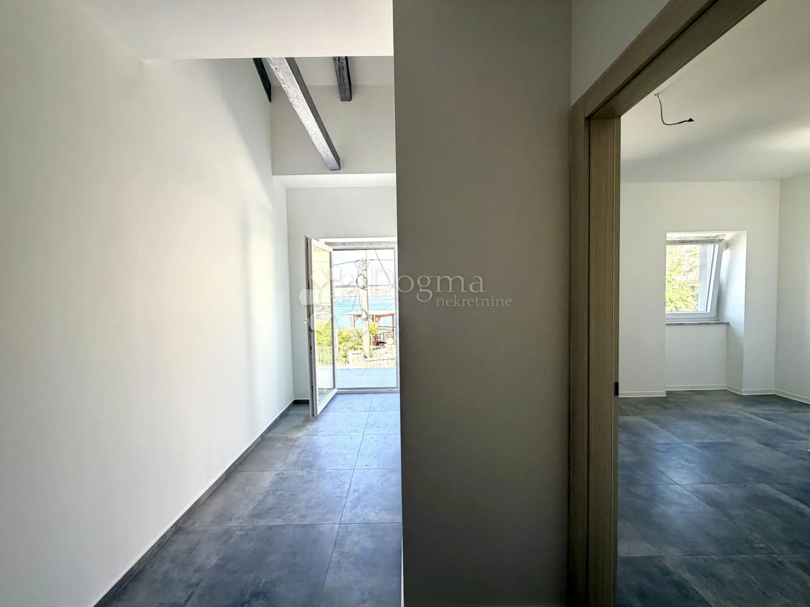 jadranovo, adaptirana starina s pogledom na more - slika 7