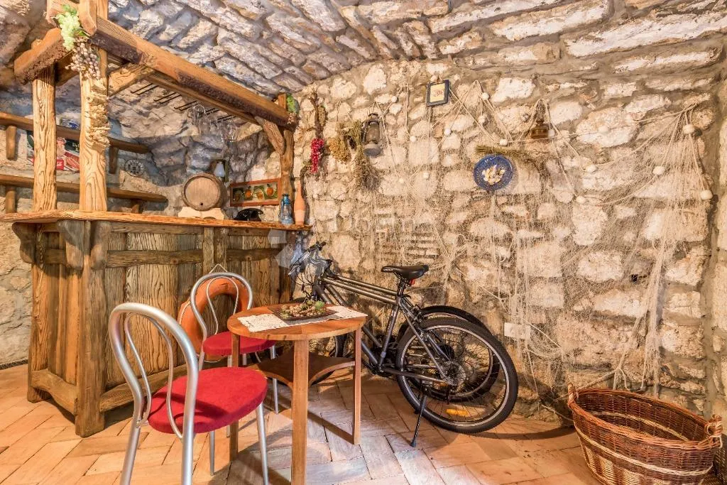 tribalj kuća sa bazenom - slika 5