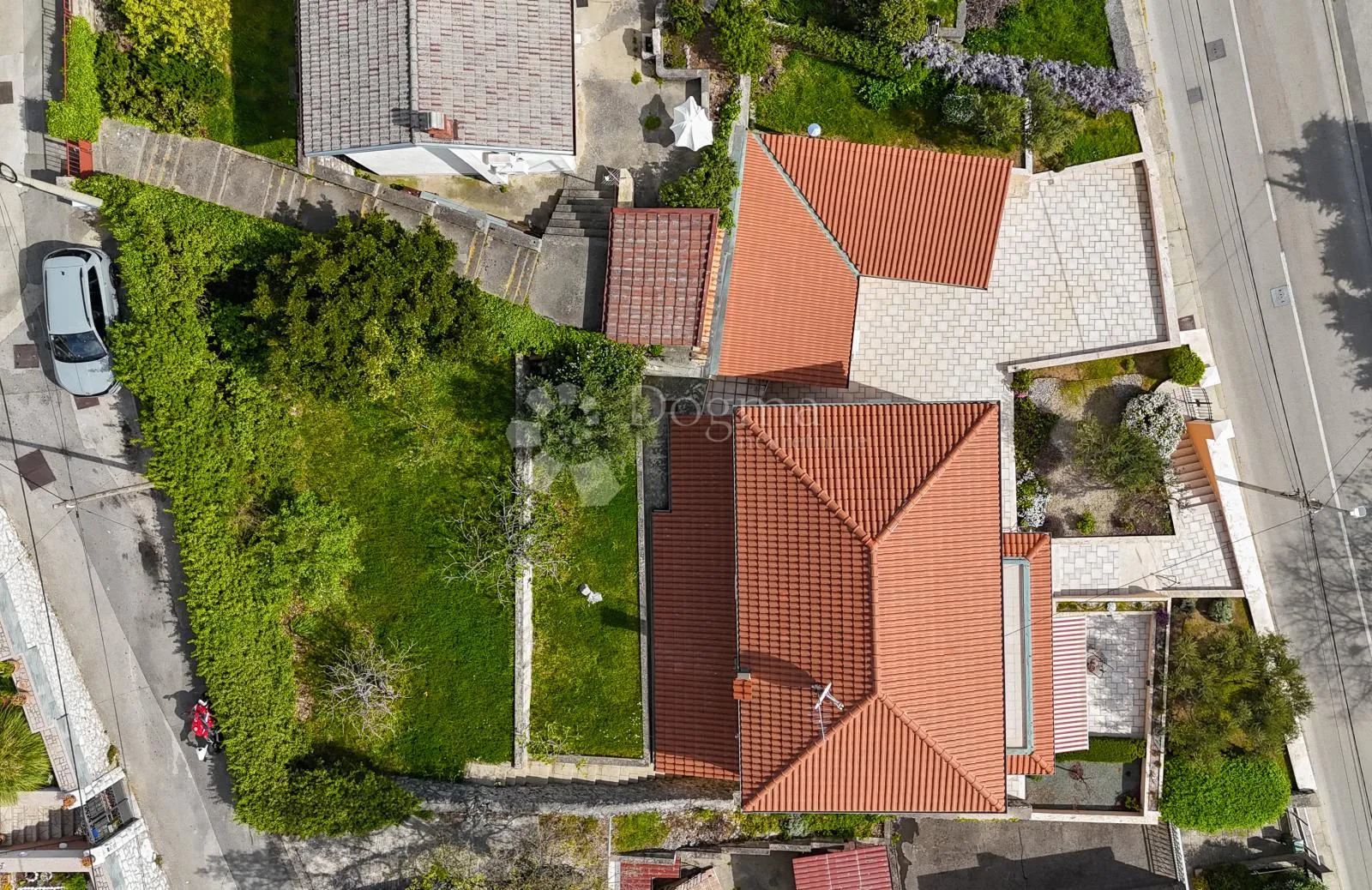 rijetkost! predivna samostojeća kuća u kostreni - slika 11