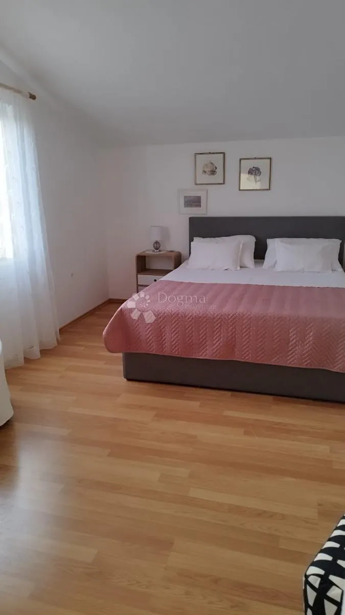 apartmanska kuća u vrsima - slika 17