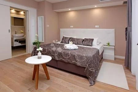 mali obiteljski hotel, prvi red do mora, vela luka - slika 20