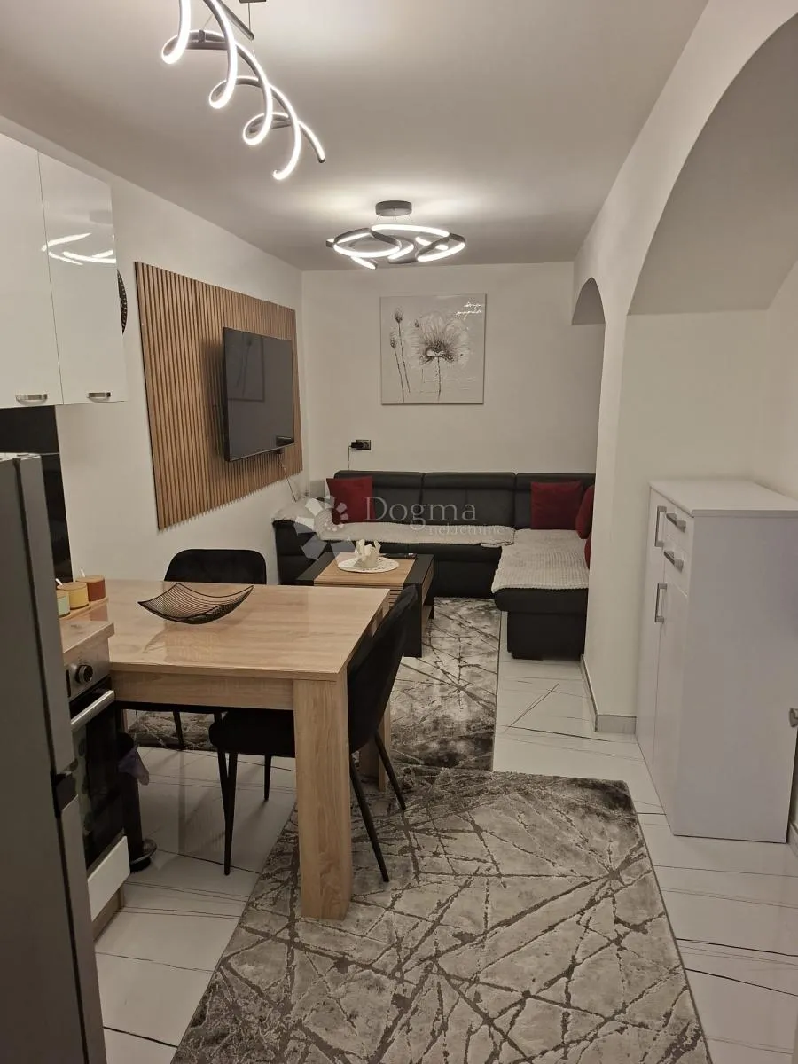 nekretnina na rivi, u samom centru rijeke - slika 4
