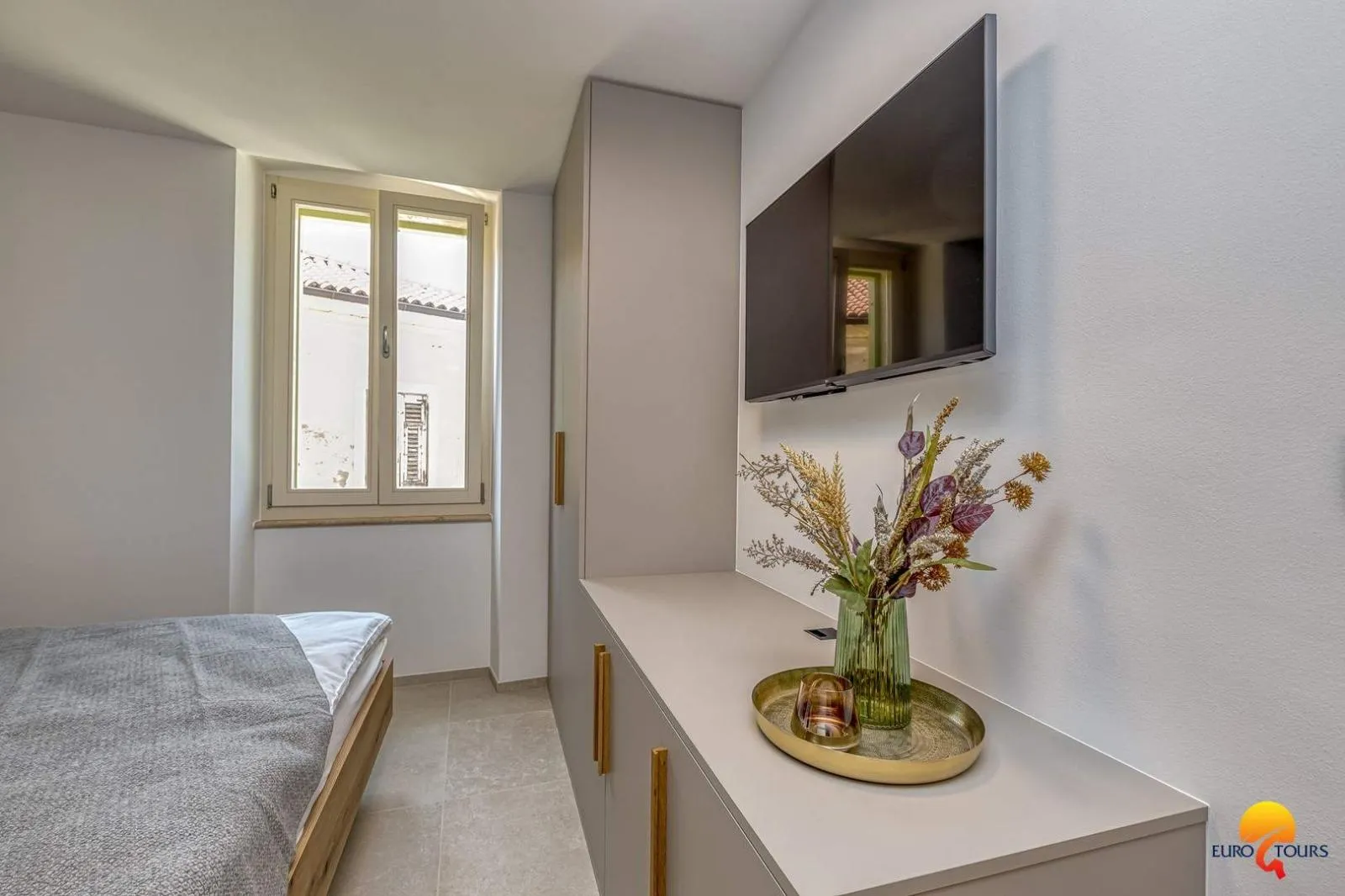 očaravajuća apartmanska kuća u samom centru vrsara - slika 5