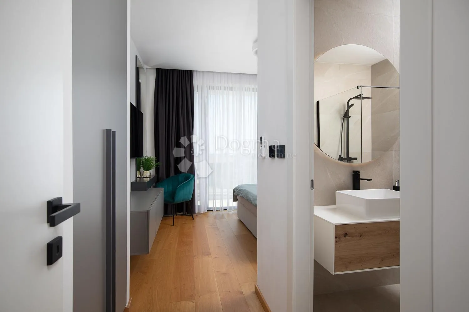luksuz s infinity bazenom, wellnessom i pogledom na more! - slika 40