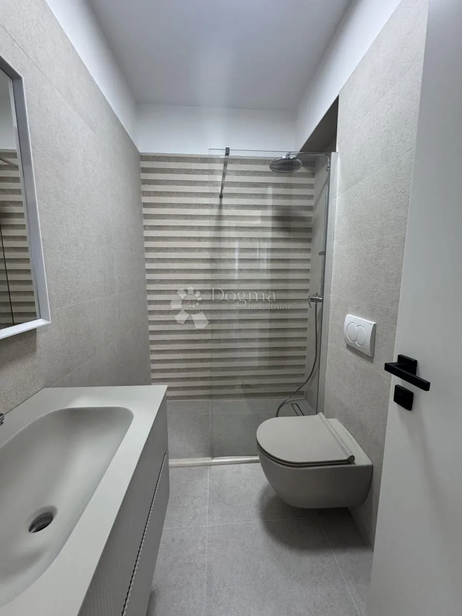 diklovac | penthouse s krovnom terasom, pogled na more - slika 12