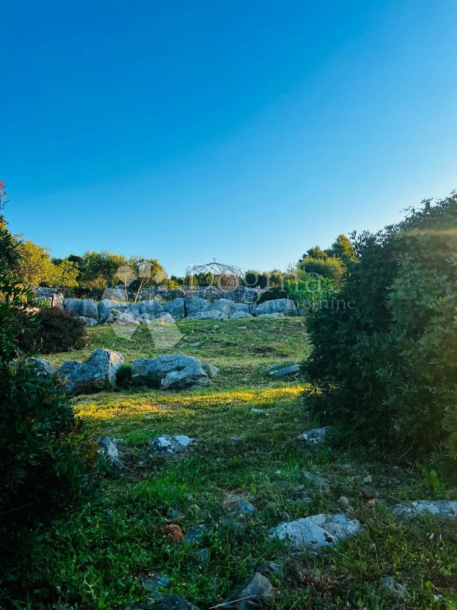 kuća šolta sa građevinskim zemljištem 2850m2 - slika 2