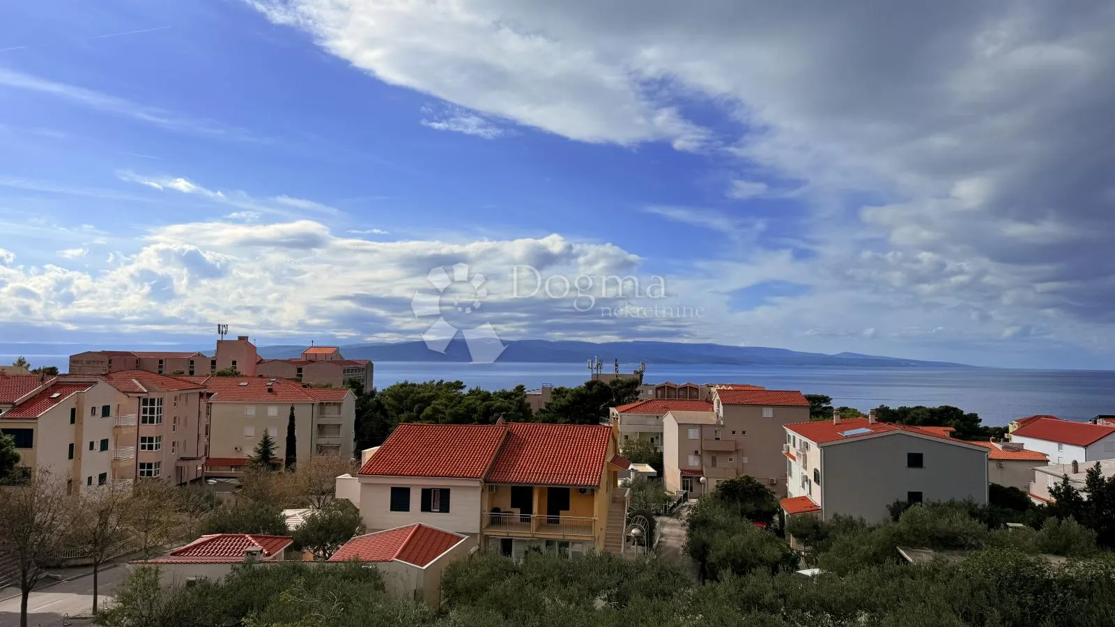 penthouse u baškoj vodi – dvoetažni, kompletno namješten - slika 30