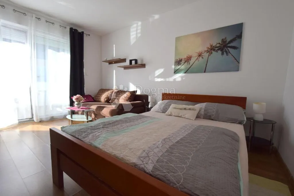 malinska - apartmanska kuća na odličnoj lokaciji - slika 8