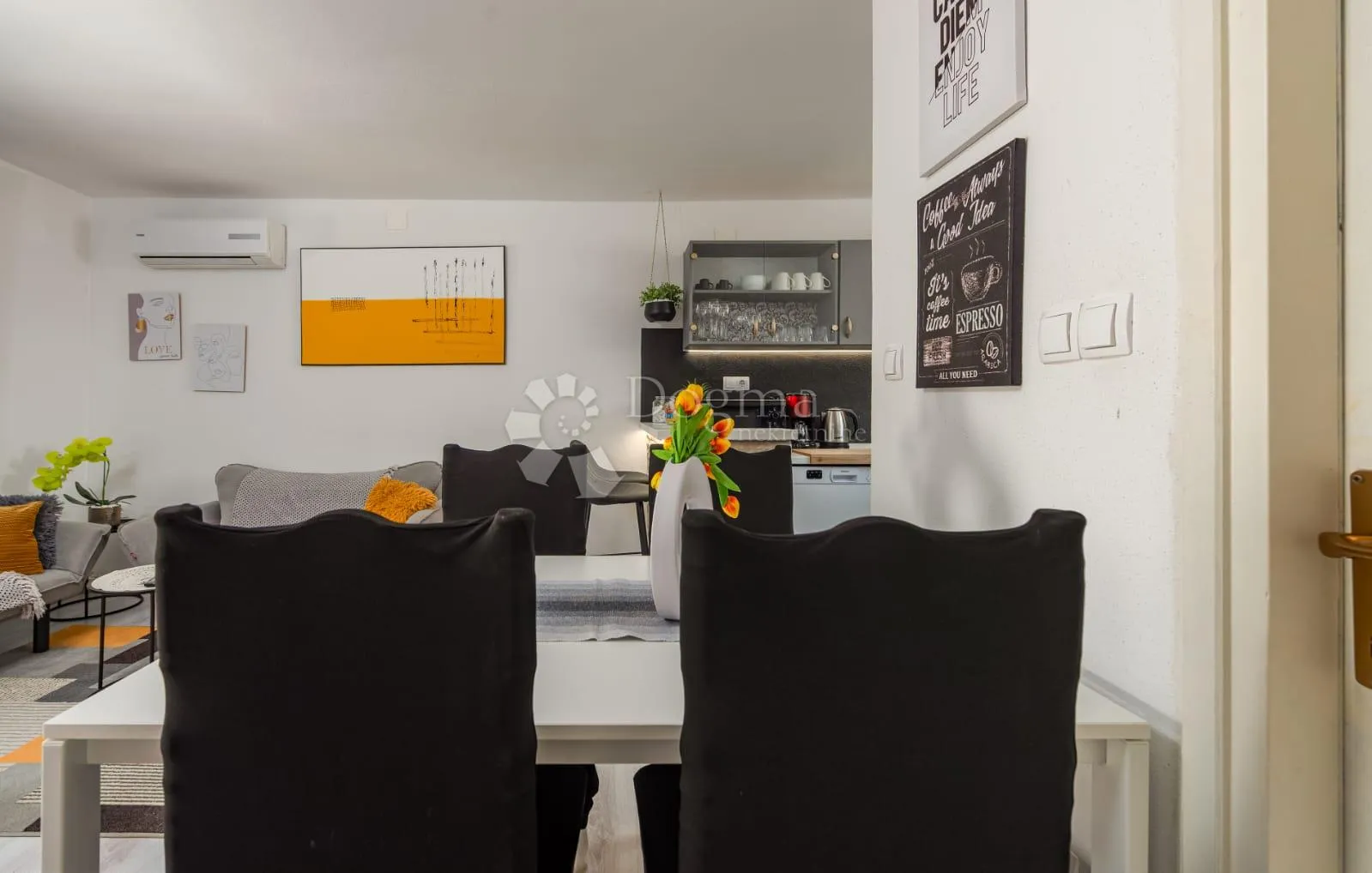 tri apartmana s bazenom - slika 17