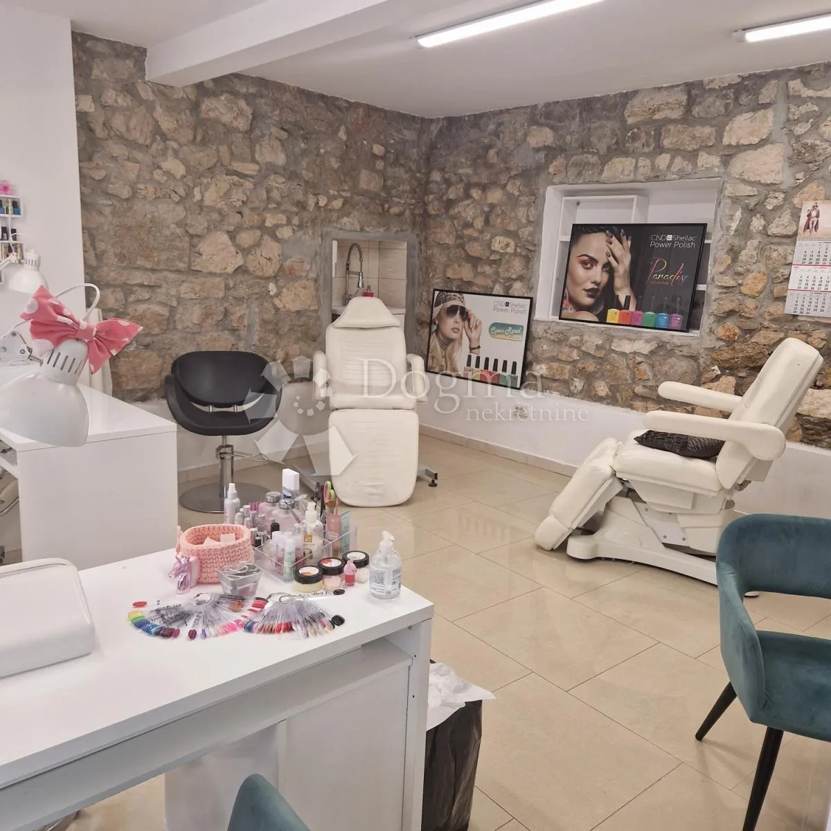 mali lošinj - odličan poslovni prostor na glavnom trgu - slika 6