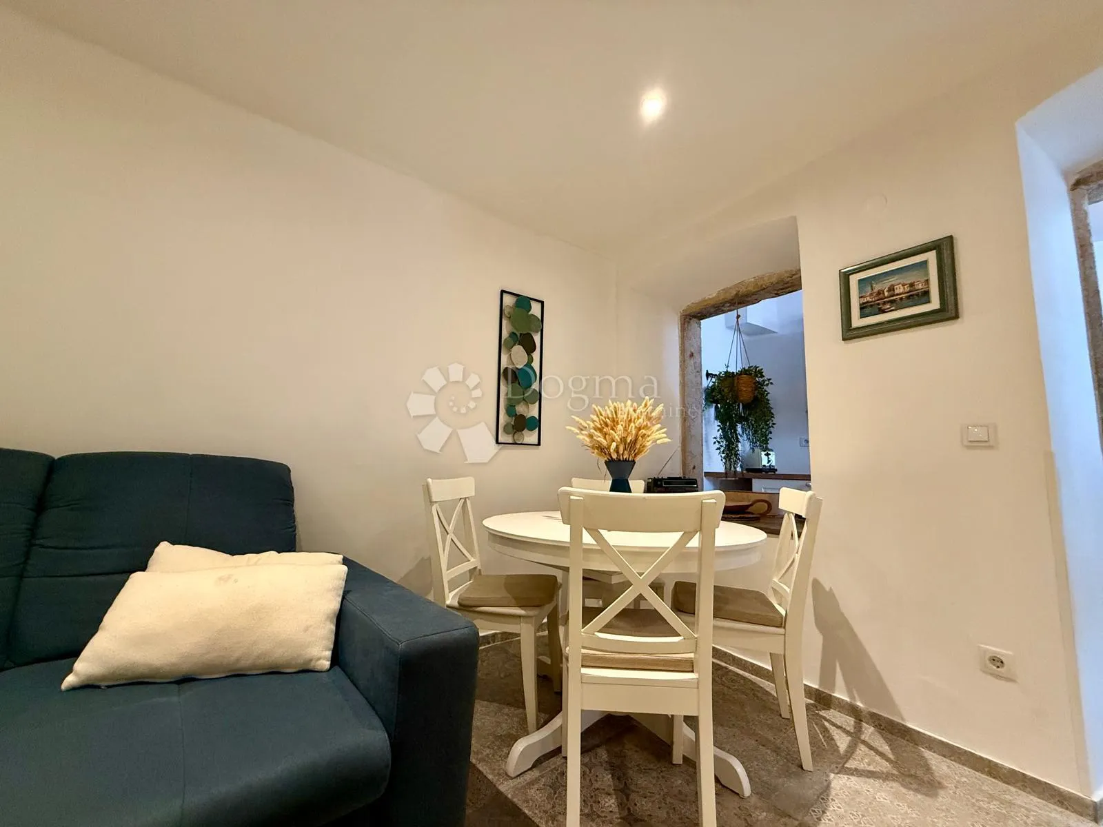 rustikalni studio apartman koji osvaja na prvi pogled – spoj topline, elegancije i mediteranskog šarma - slika 11