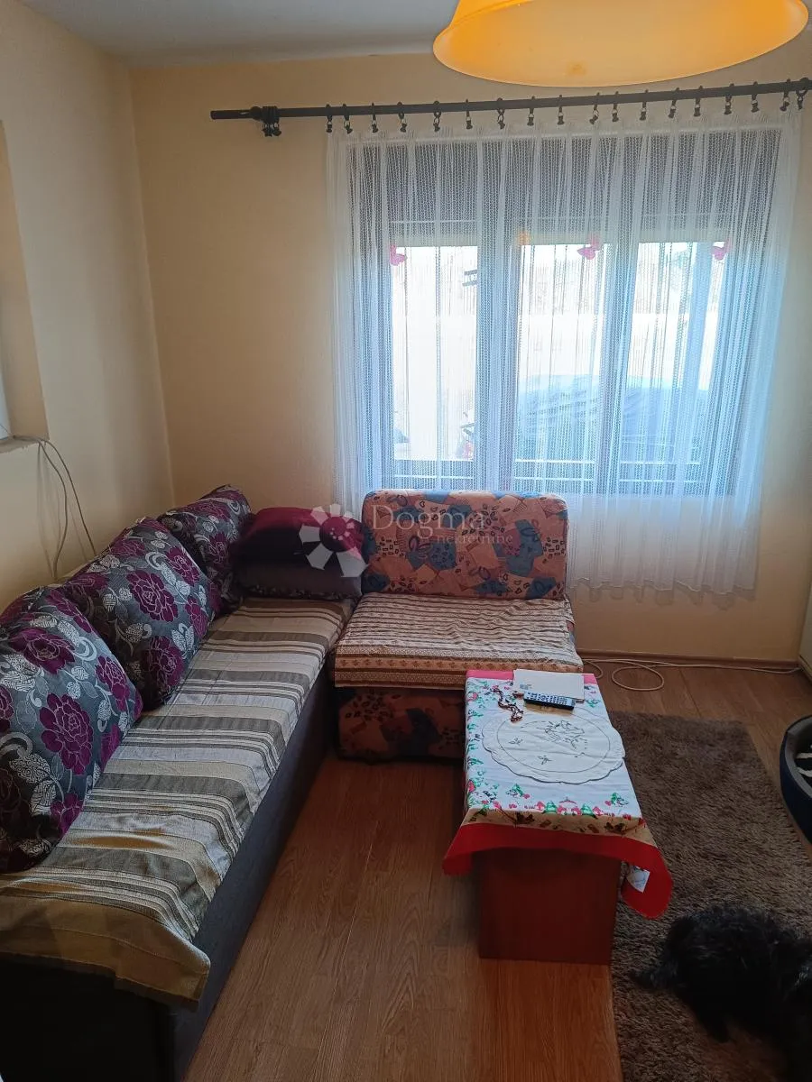 kuća s prostranom parcelom - slika 2