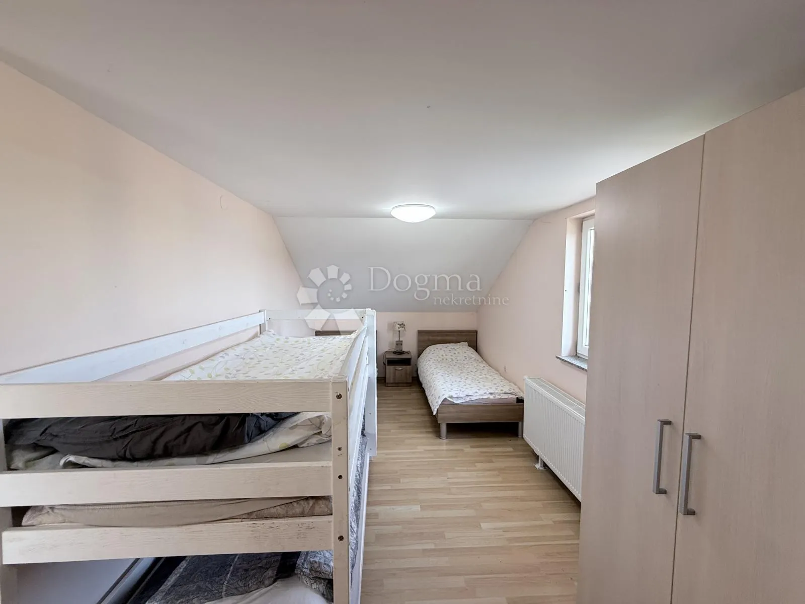 prostrana obiteljska kuća u petrinji - 230m² - slika 15
