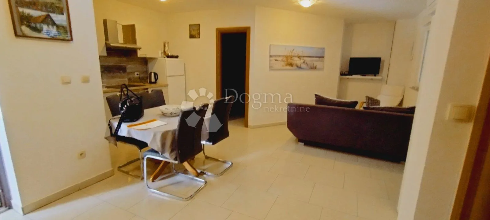2 apartmana okolica grada krka - slika 10