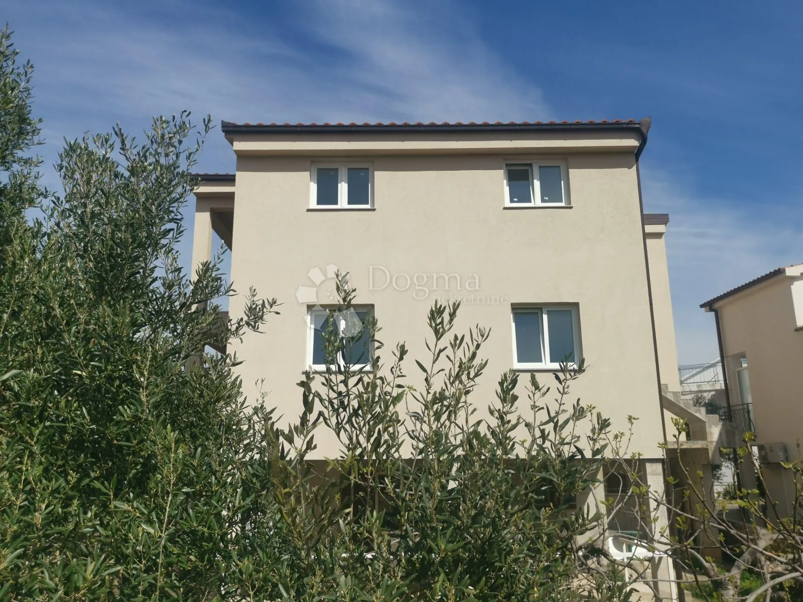 rogoznica - tri moderna stana u novogradnji 100 m od plaže - slika 10