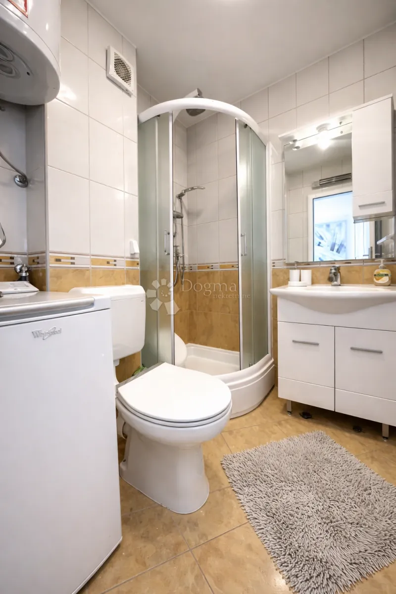 supetar – moderan 2-sobni stan s pogledom na more i privatnim parkingom - slika 6