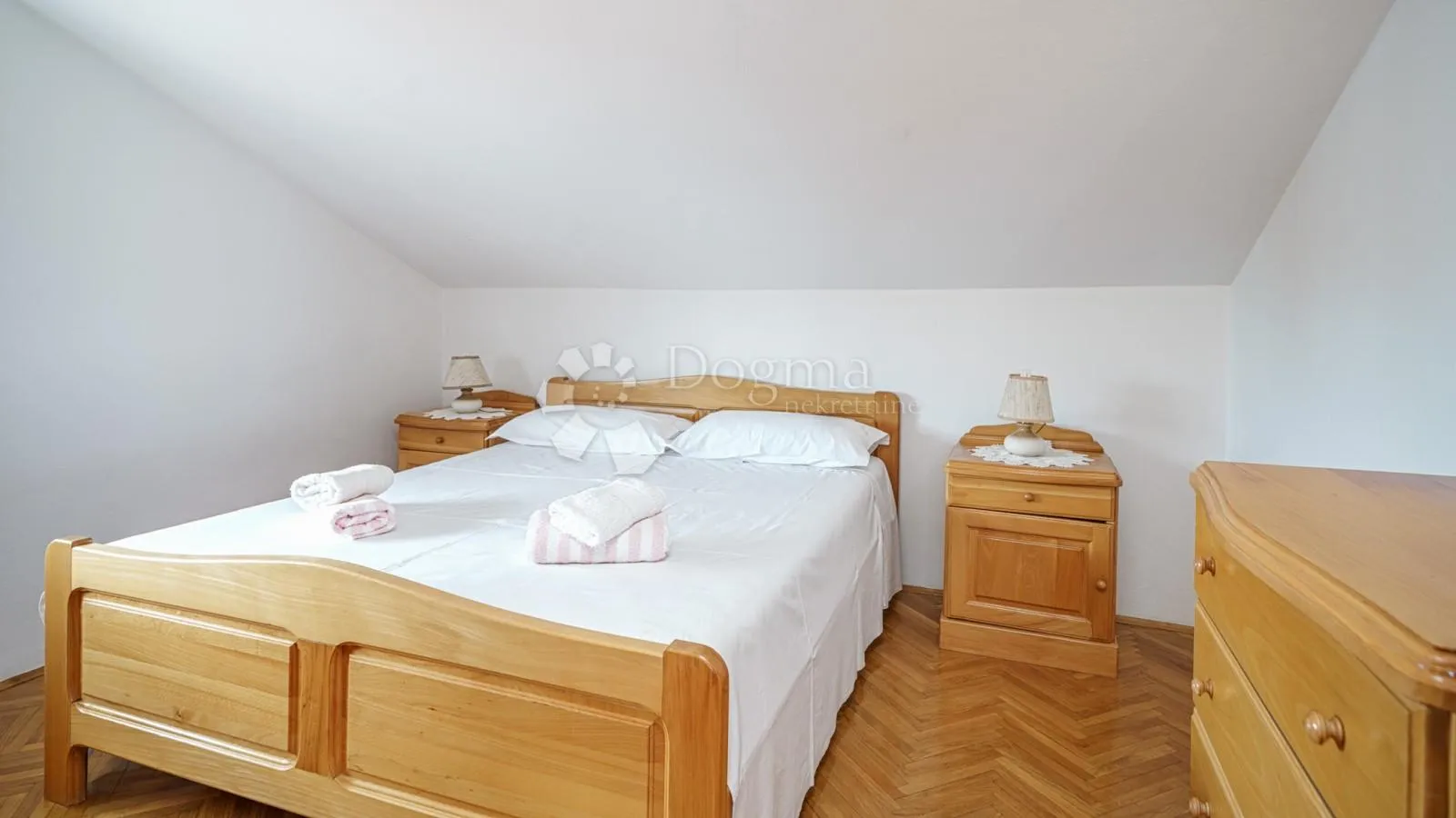 apartmanska kuća u srimi na samoj plaži - slika 15
