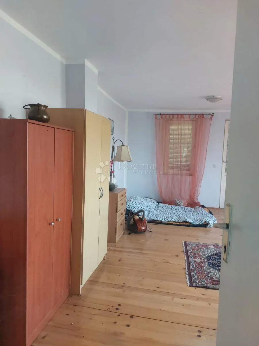 posebna prilika – vikendica u dalj planini, idealna za bijeg od gradske vreve ili investiciju - slika 9