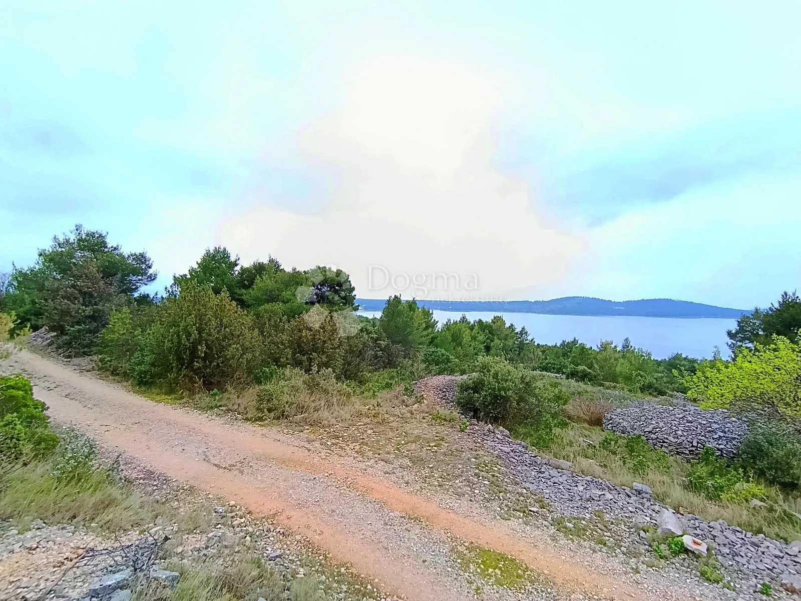 poljoprivredno zemljište ložiščina, milna - slika 1
