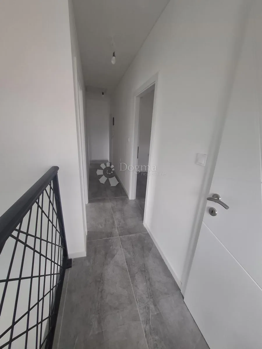 moderna novogradnja u murvici - slika 19