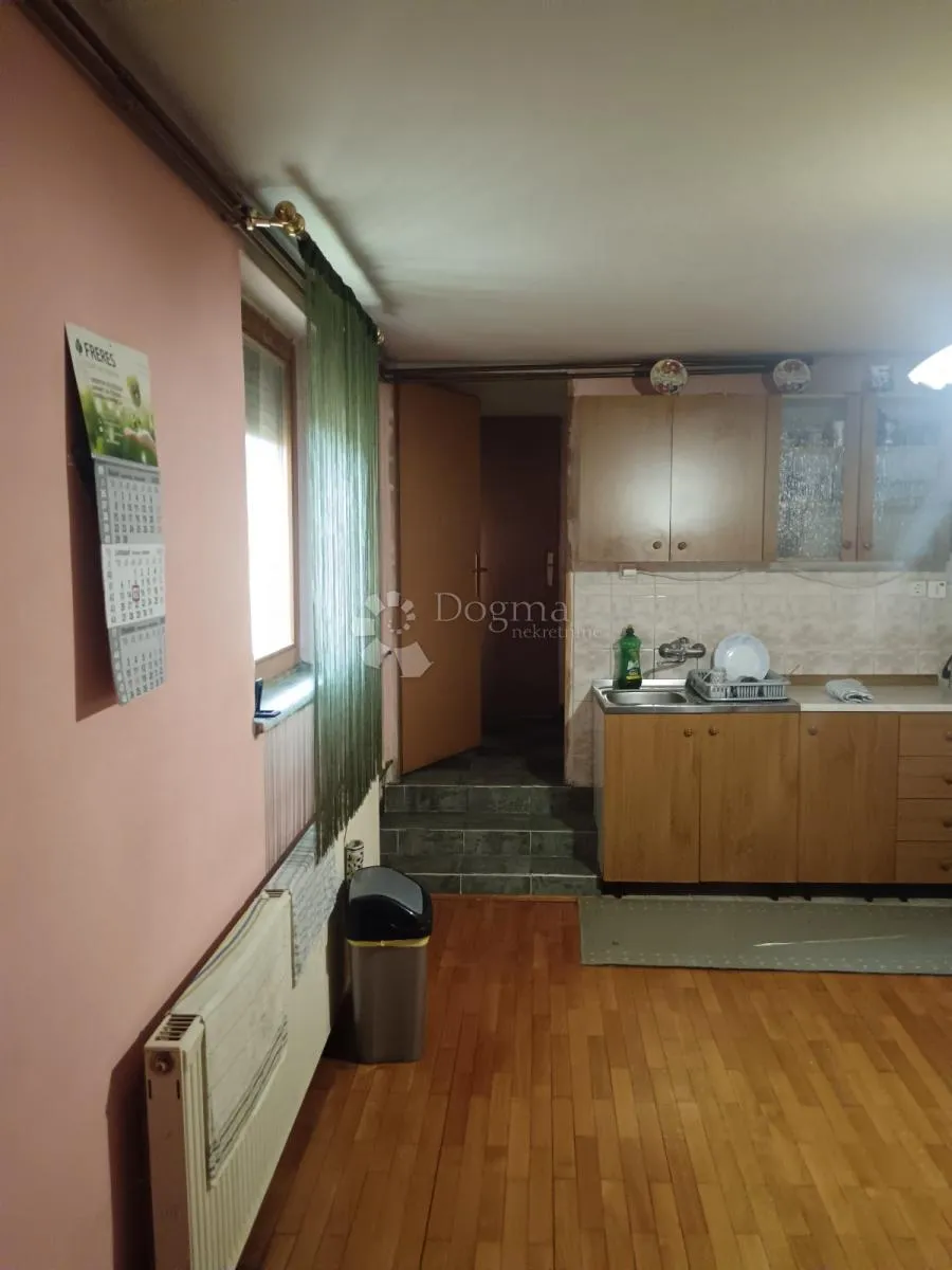 kuća sa 2 stana i bazenom u tenji! - slika 14