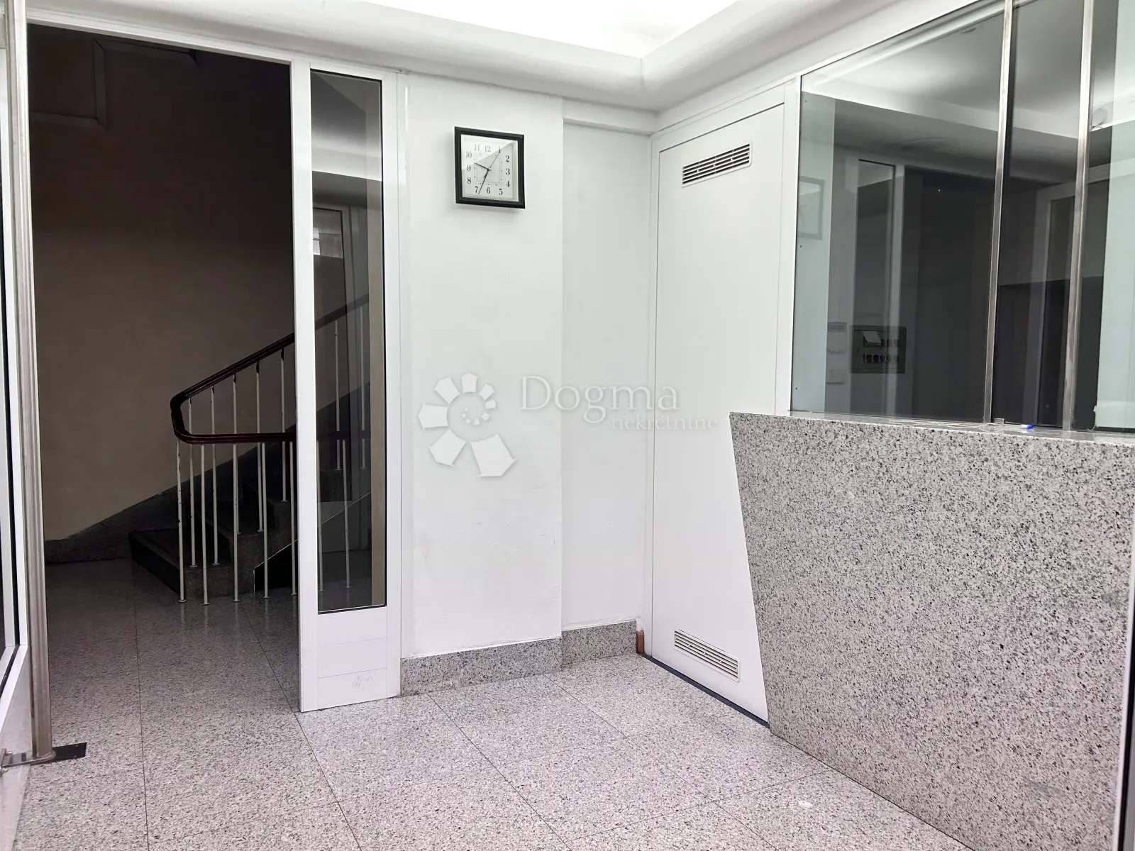 najam stana centar, 66,83m2, 2s, 4.kat - slika 13